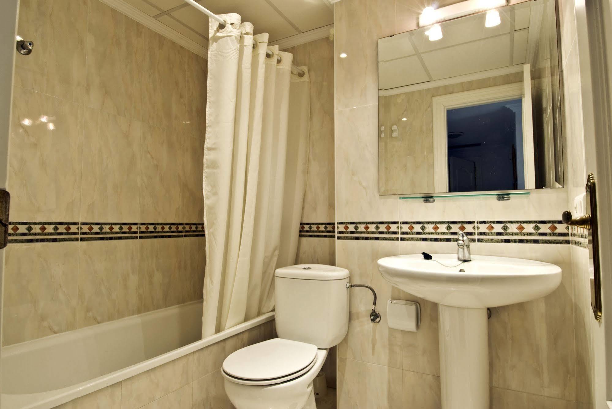 Apartamentos Hc Burriana Playa Nerja Exteriér fotografie